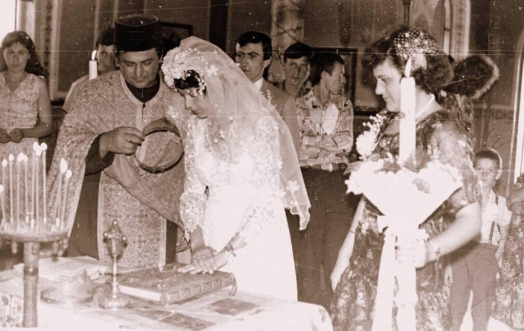 Slujba cununiei în biserica din Poieniţa, săvârşită de Pr. Moisii