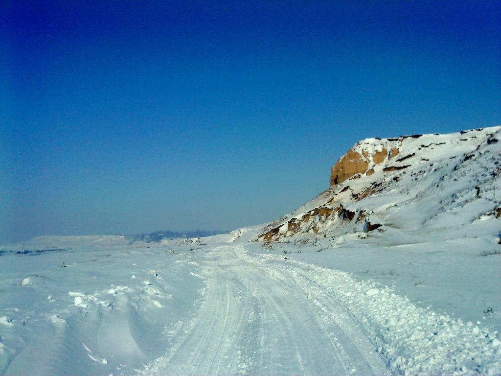 "Masivii" ce străjuiesc Valea Siretului – în drum spre Poieniţa