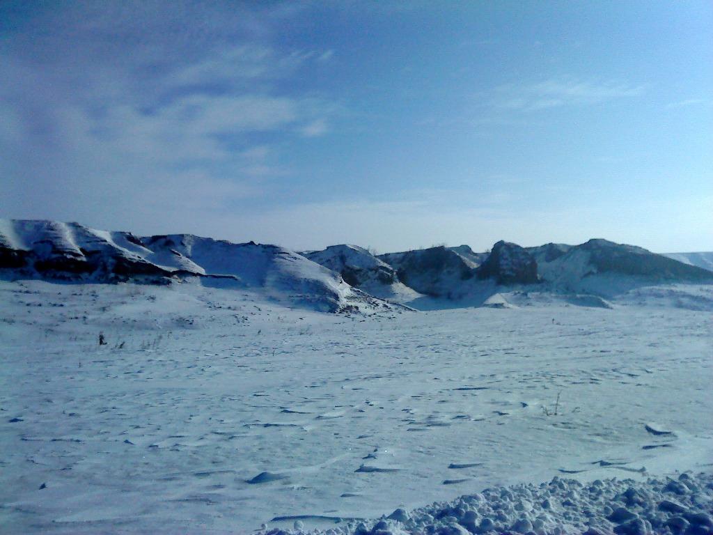 "Masivii" ce străjuiesc Valea Siretului – în drum spre Poieniţa