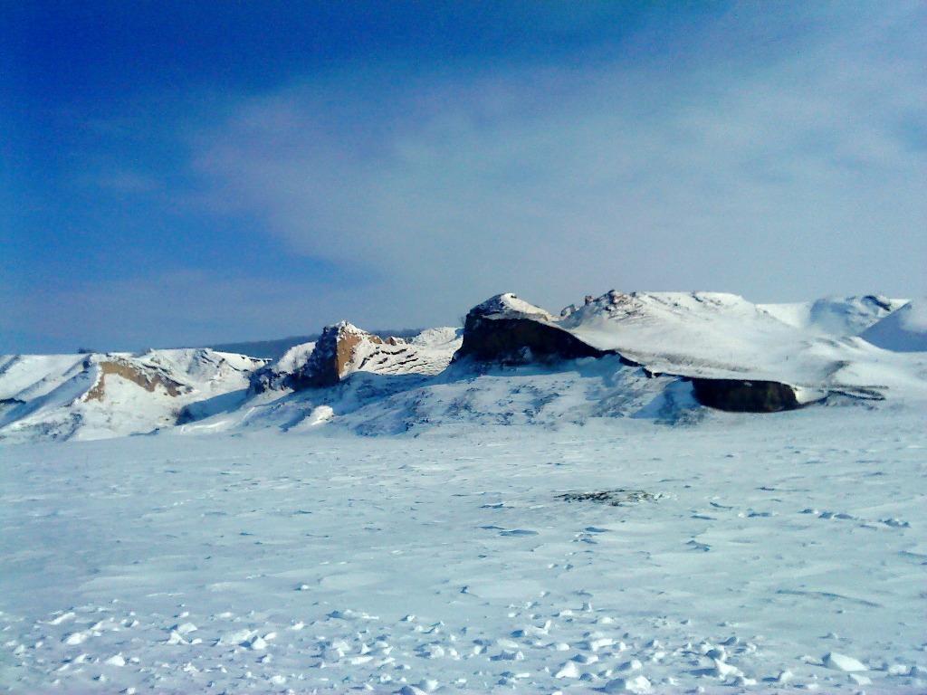 "Masivii" ce străjuiesc Valea Siretului – în drum spre Poieniţa