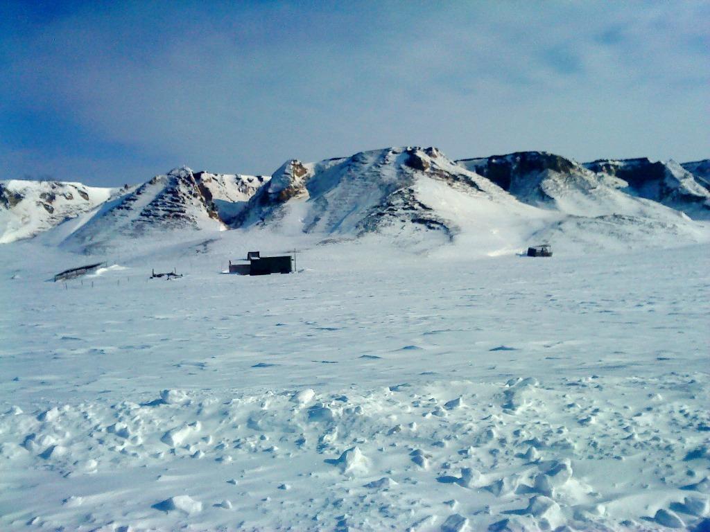 "Masivii" ce străjuiesc Valea Siretului – în drum spre Poieniţa