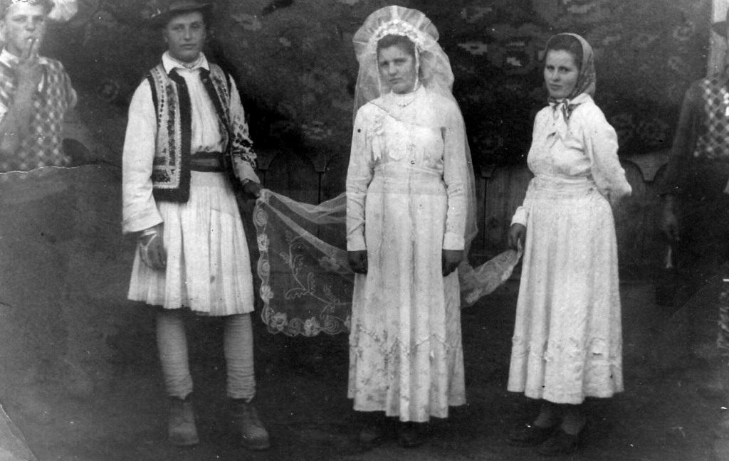 1958 | Chihaia Maria (Roşu) şi Roşu Costică