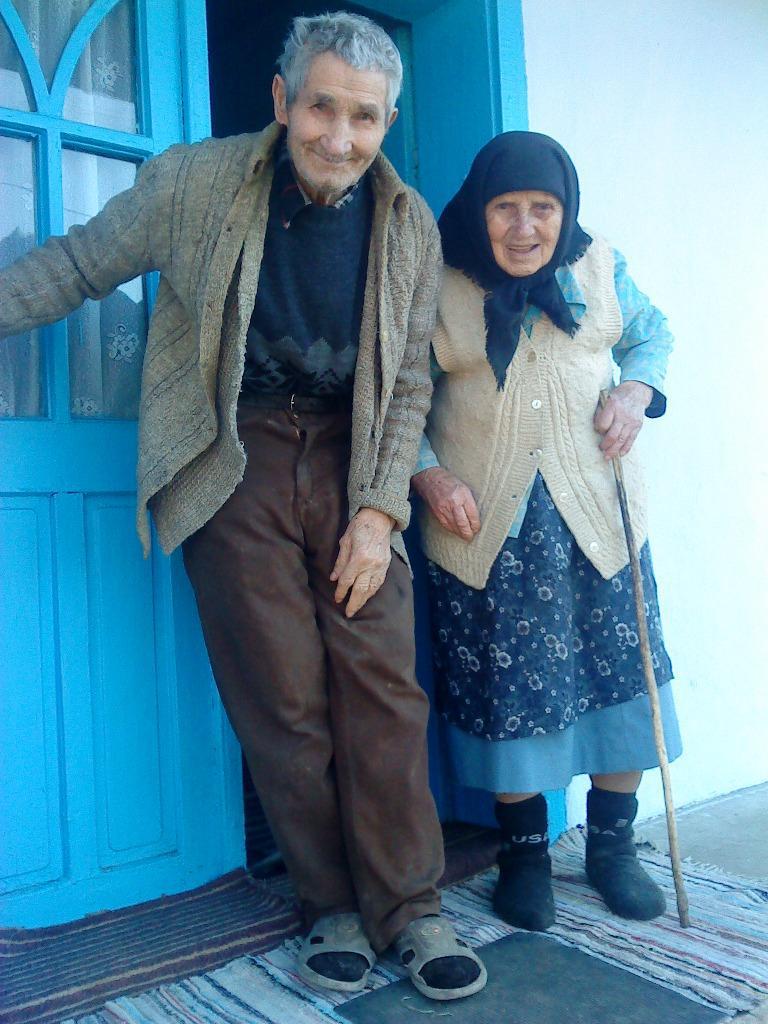 Aprilie 2013 | Ichim Ion (89 ani) şi Catinca (91 ani)
