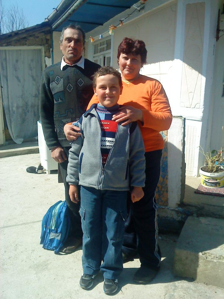 Aprilie 2013 | Gheorghică Viorel şi Mariana cu fiul Denis