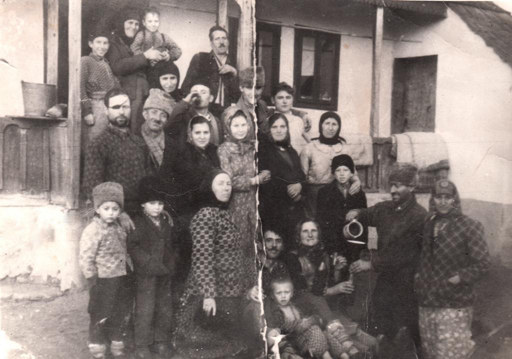 an necunoscut | Cu: locuitori ai satului Hârtoape