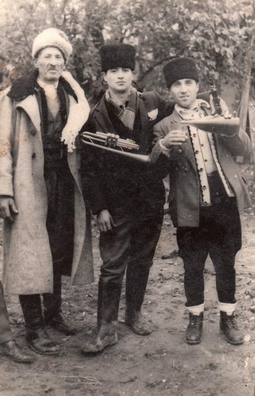 An necunoscut | Cu: Gheorghe Ignat, Petru Ichim, şi Gheorghe Varvara