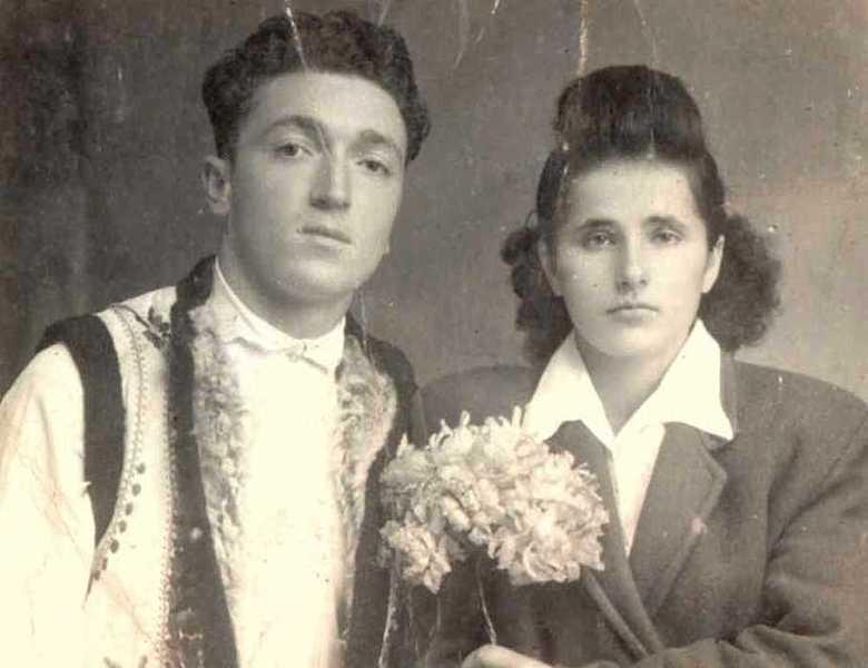 31 octombrie 1952, Paşcani | Roşu Petrea şi Lenuţa N. Loghin – Foto Mişu Paşcani| Arhiva personală Roşu Petrea