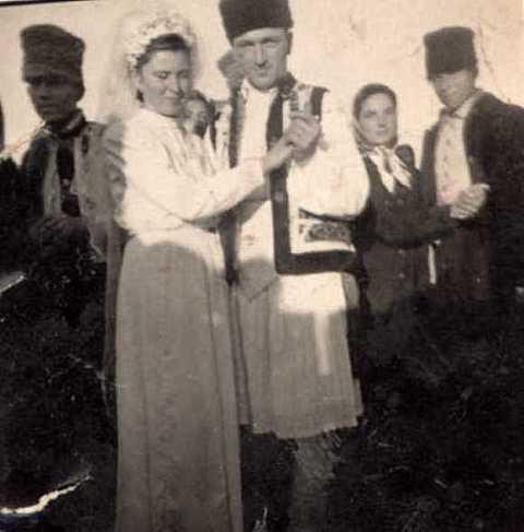 26 octombrie 1957 | “Amintire de la nunta lui Roşu Petru, adică a mea…” (însemnare pe fotografie) | Arhiva personală Roşu Petrea