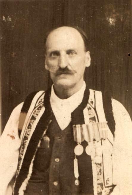 Foto nedatată | „Neam dealu’ Domnica Dogaru, Tătăruşi” | Arhiva personală Roşu Petrea