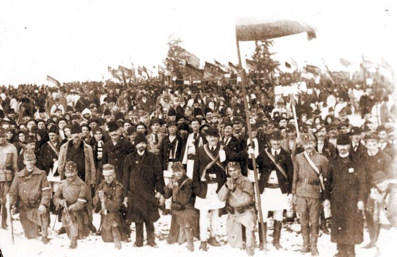 Particianţi la Marea Adunare Națională de la Alba Iulia